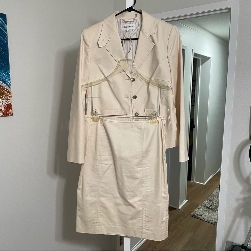 Calvin Klein Ivory Suit w/ skirt Set size 10 no tags never worn